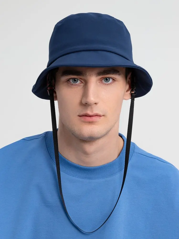 синий
