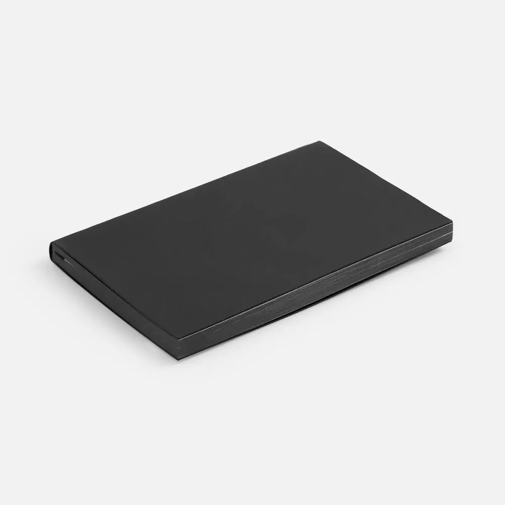 черный