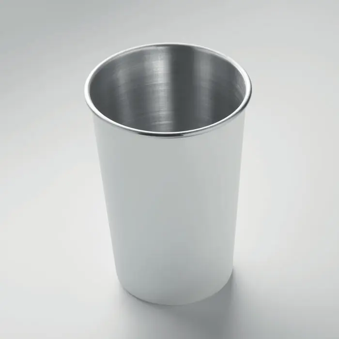 белый