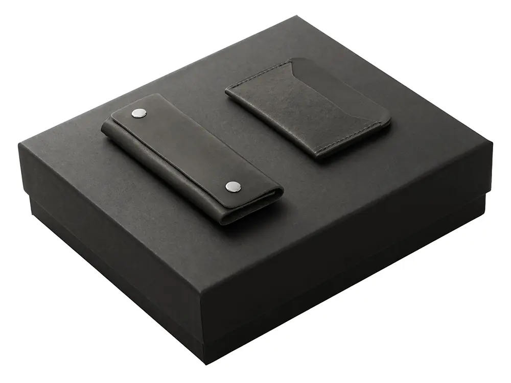 черный