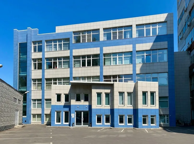 Фасад бизнес-центра АМВП, где расположен офис BLB