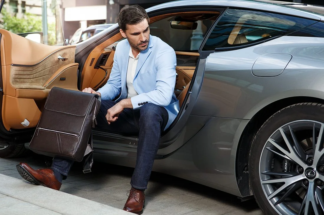 L Signature — деловая сумка Lexus
