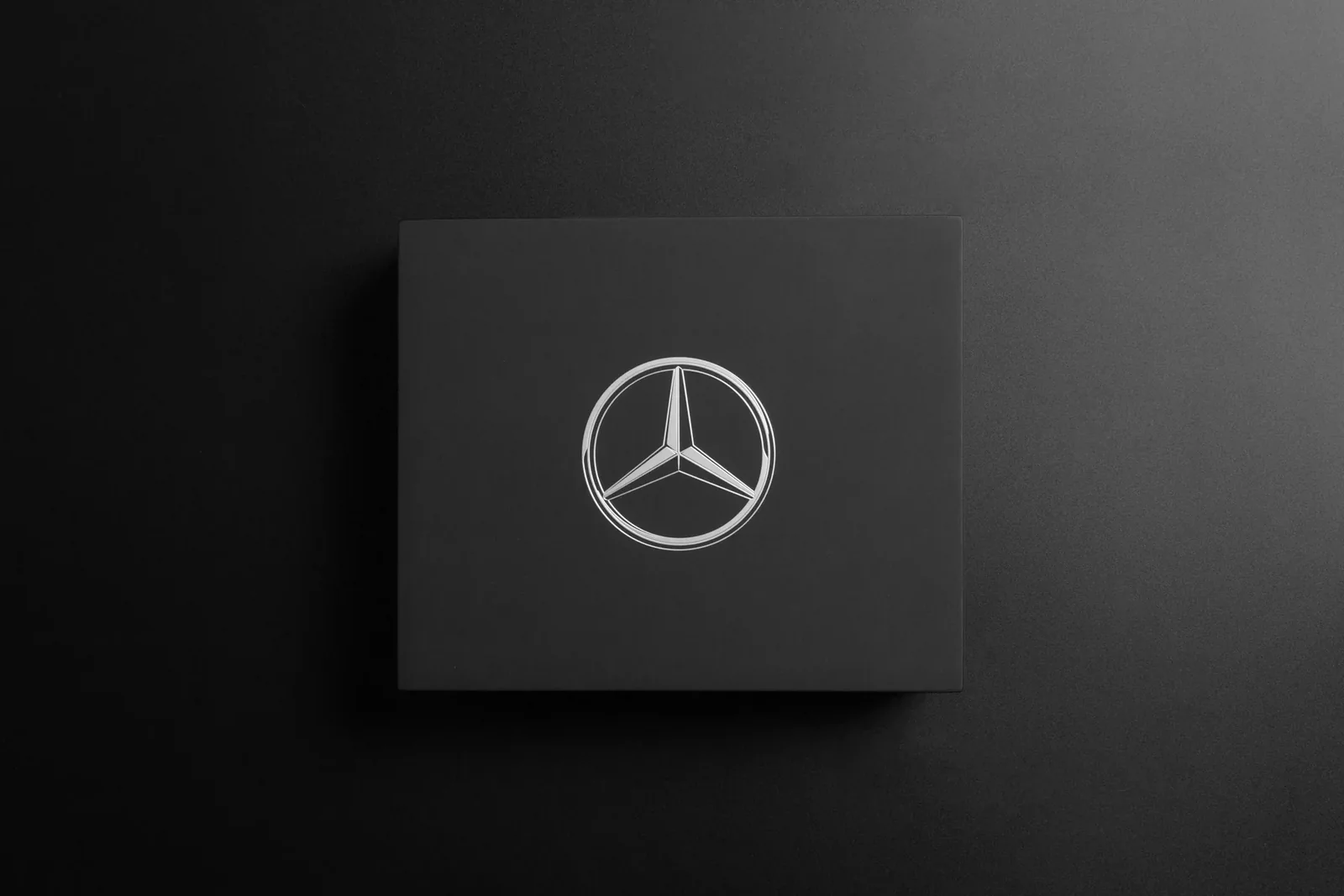 Mercedes-Benz — чёрный gift-box с soft-touch покрытием