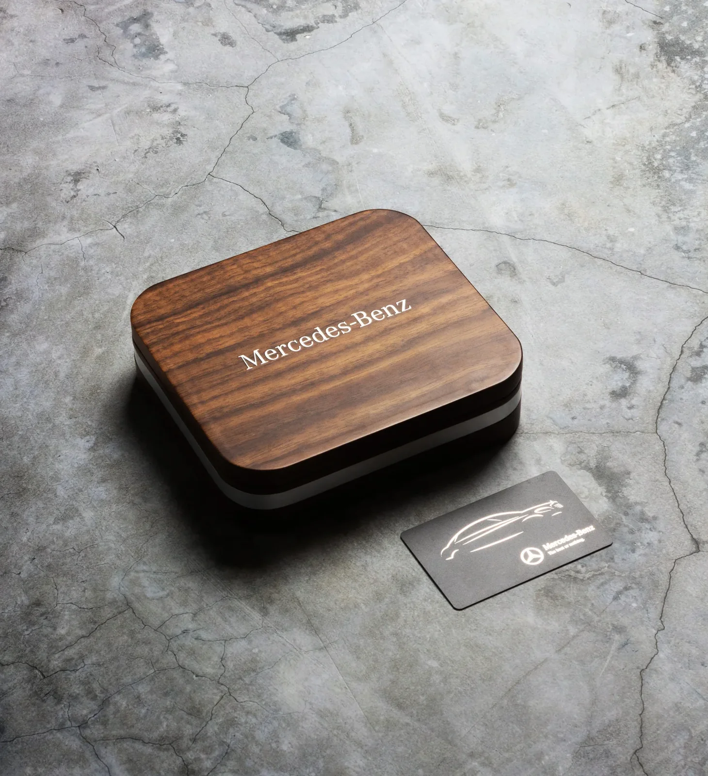 Mercedes-Benz — закрытый wooden gift-box