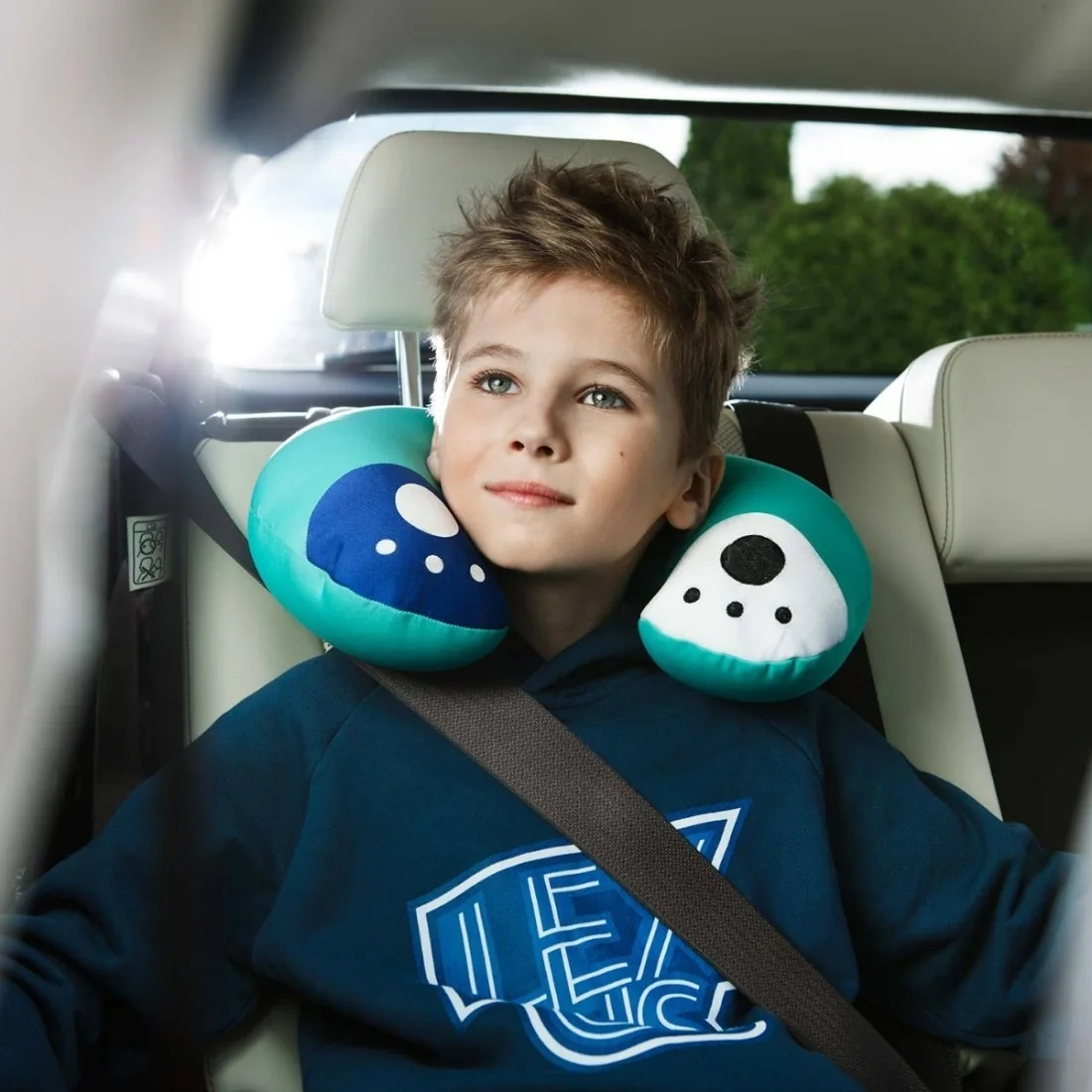 Мальчик с медведем-подушкой Lexus Kids