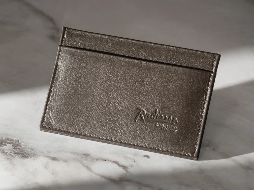 radisson картхолдер